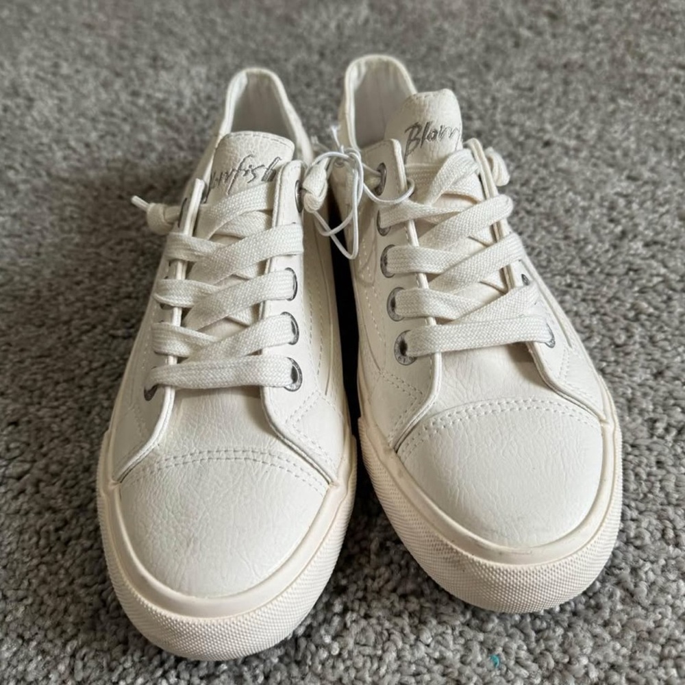 Blowfish Women's Cream Sneakers